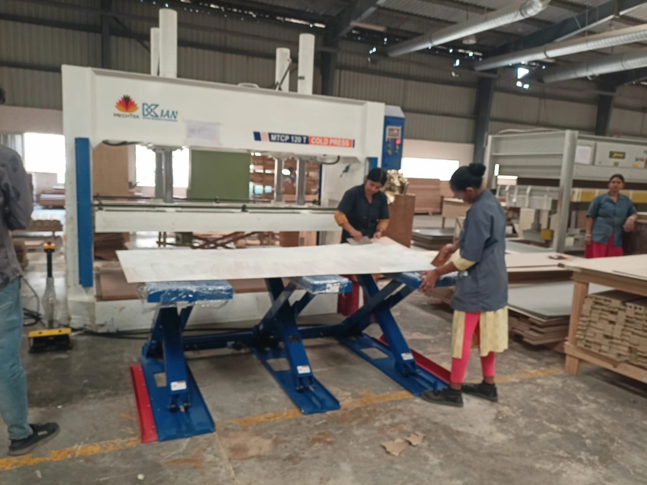 Battery Operated Pallet Truck - BOPT 2T